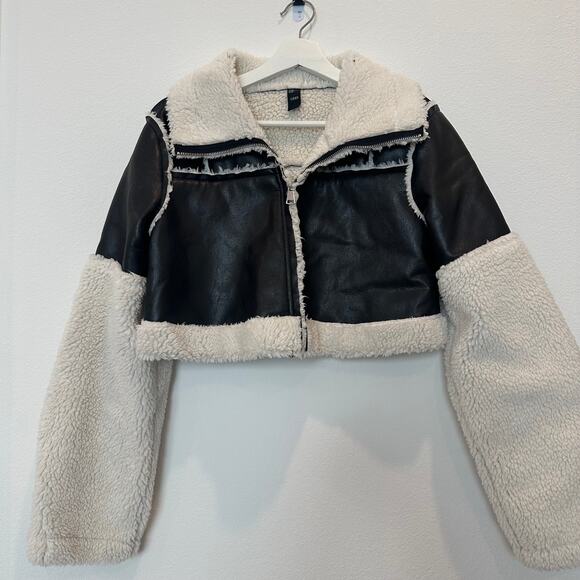 Cider faux leather shearling patchy cropped black white collared jacket medium - Picture 2 of 4